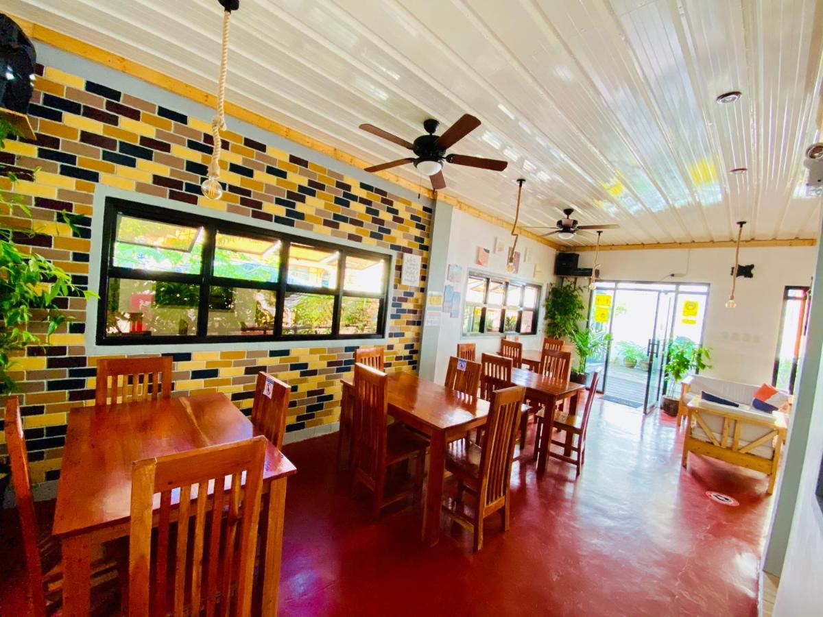 Marion Roos Hotel Puerto Galera Ngoại thất bức ảnh