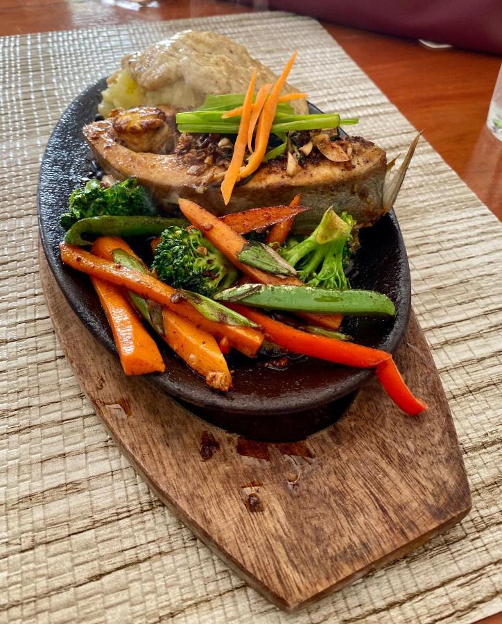 Marion Roos Hotel Puerto Galera Ngoại thất bức ảnh