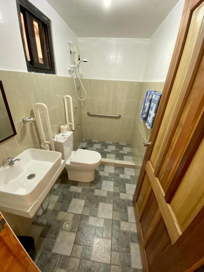 Marion Roos Hotel Puerto Galera Ngoại thất bức ảnh
