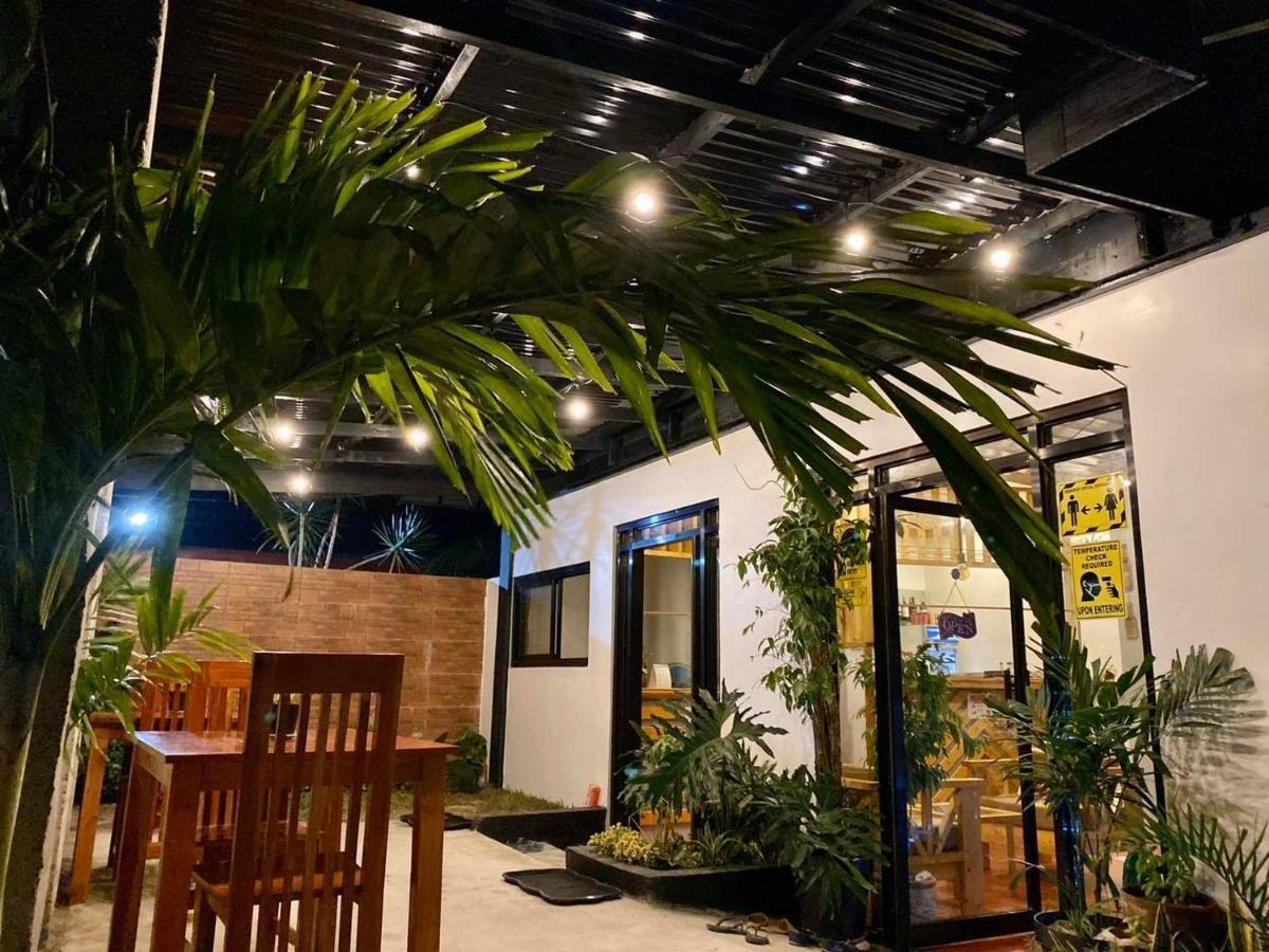 Marion Roos Hotel Puerto Galera Ngoại thất bức ảnh