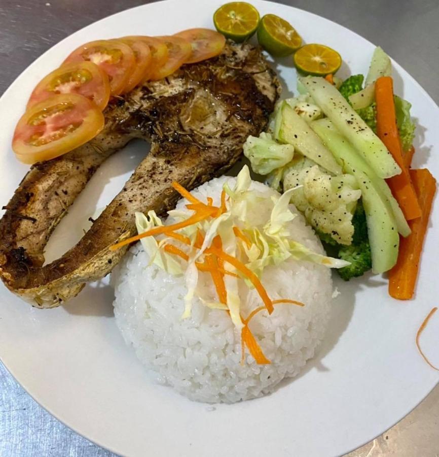 Marion Roos Hotel Puerto Galera Ngoại thất bức ảnh
