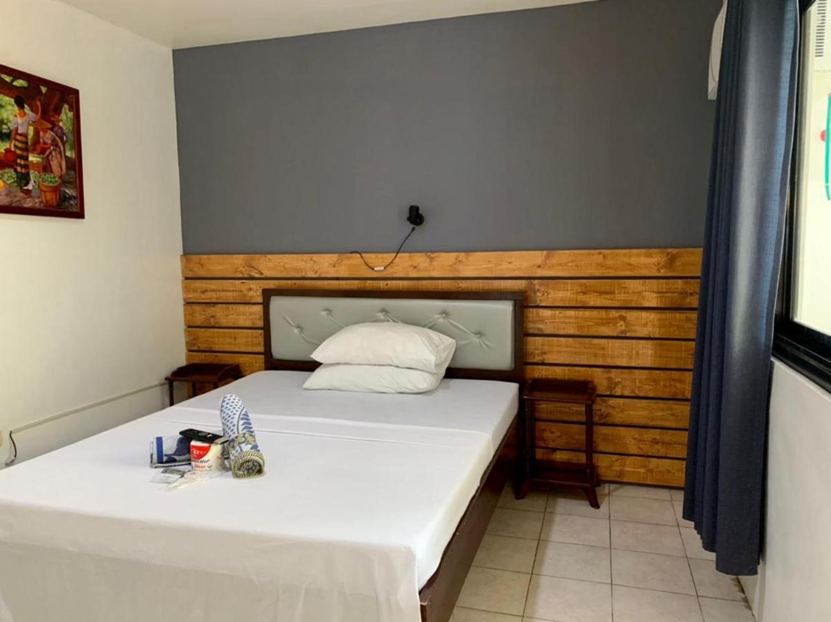Marion Roos Hotel Puerto Galera Ngoại thất bức ảnh