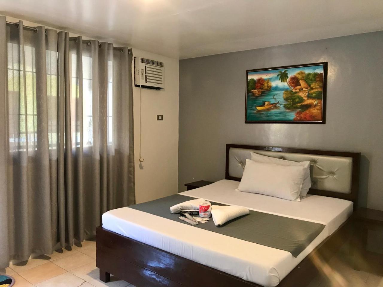 Marion Roos Hotel Puerto Galera Ngoại thất bức ảnh